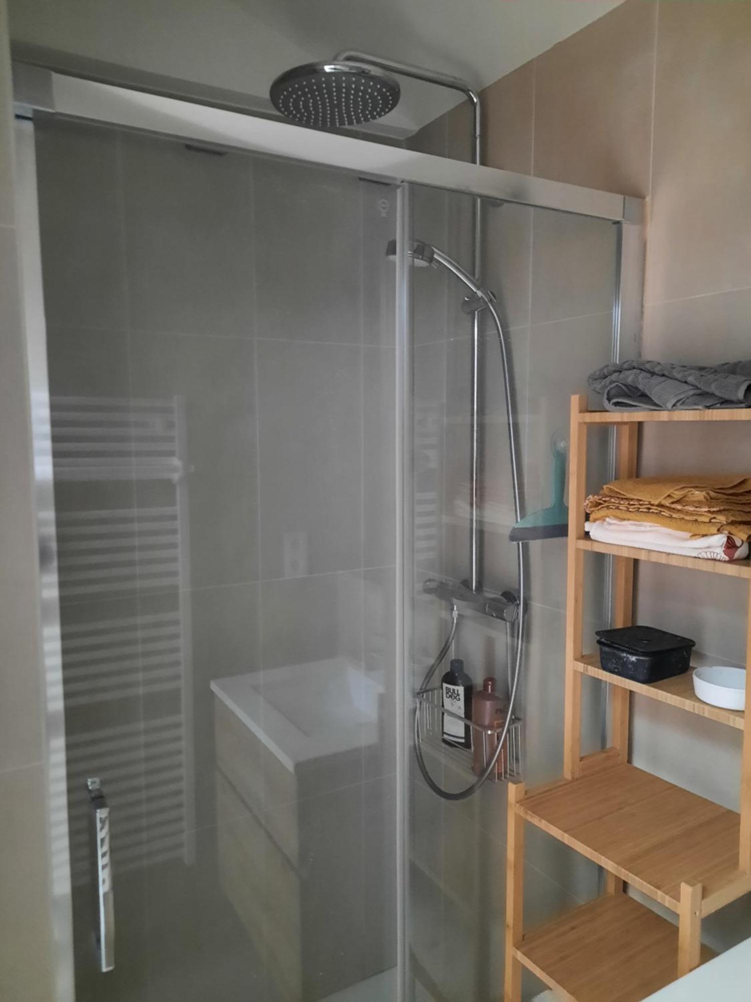 Loft 4-5 Personnes A Montmartre - Parking Prive Sur Reservation Paris Exterior photo